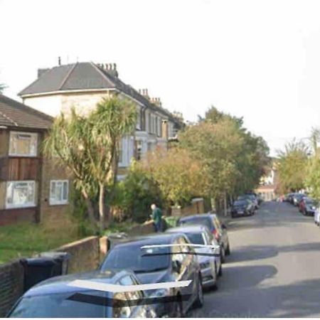 Lovely And Quiet 2 Bedroom Maisonette.Free Parking London Kültér fotó